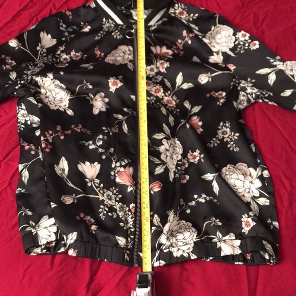 Bomber H&M with flowers - Picture 4 of 4